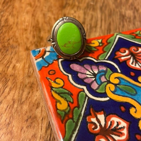 Navajo Jewelry - Green turquoise sterling silver ring with signature